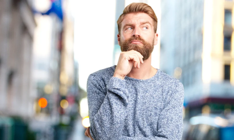 When is it beneficial to voluntarily pay pension insurance contributions in the Czech Republic?